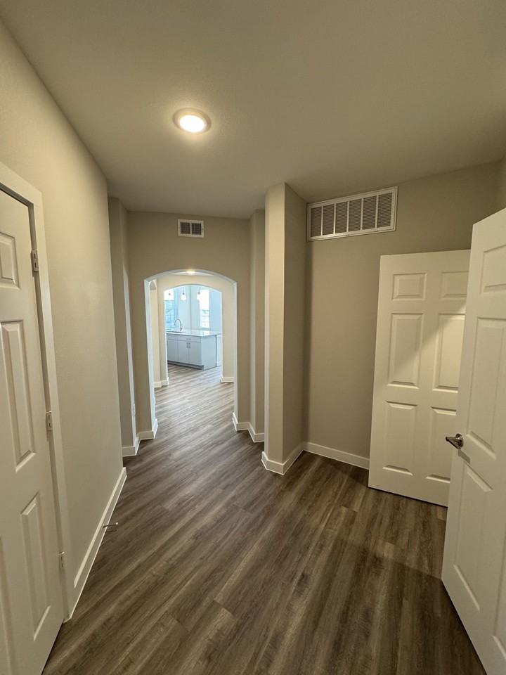 5000 Overboard Cv #12301 - Photo 7 of 8