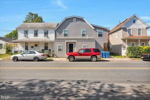 featured image of 220 Delsea Dr #1R