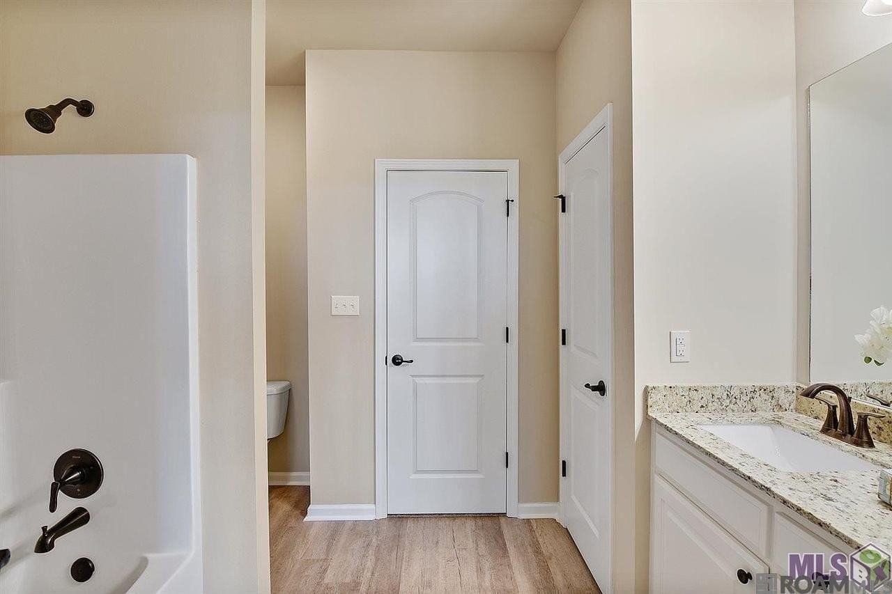 2948 S Roth Ave - Photo 7 of 12