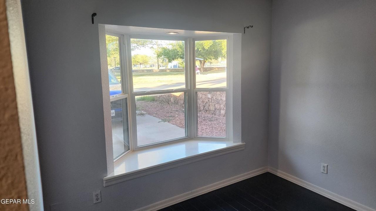 1209 Antonio St - Photo 5 of 9