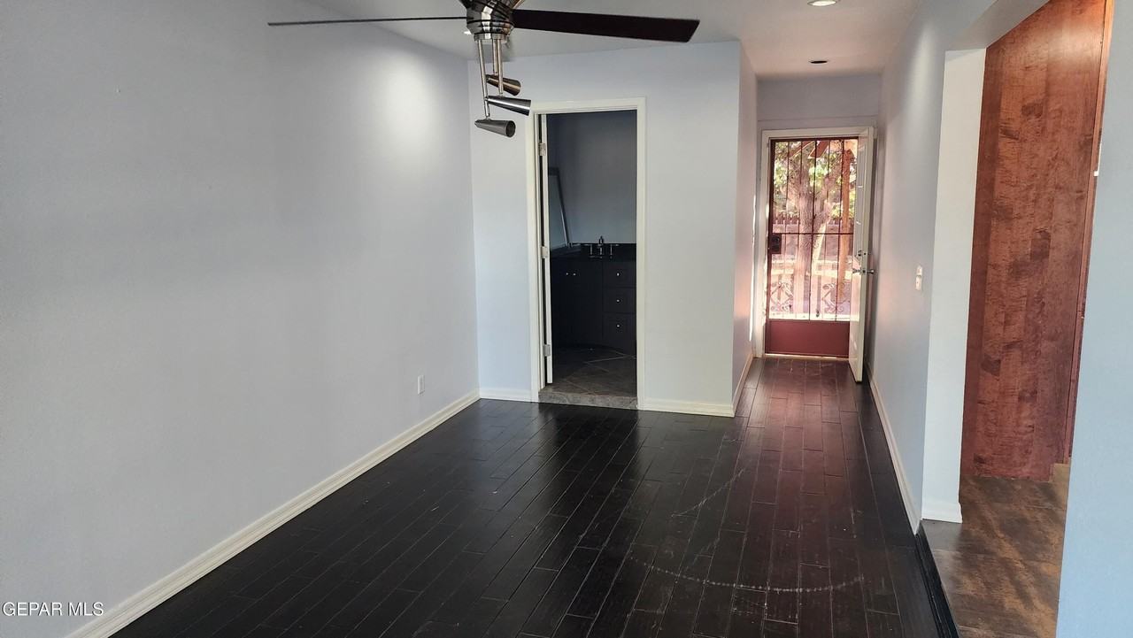 1209 Antonio St - Photo 6 of 9