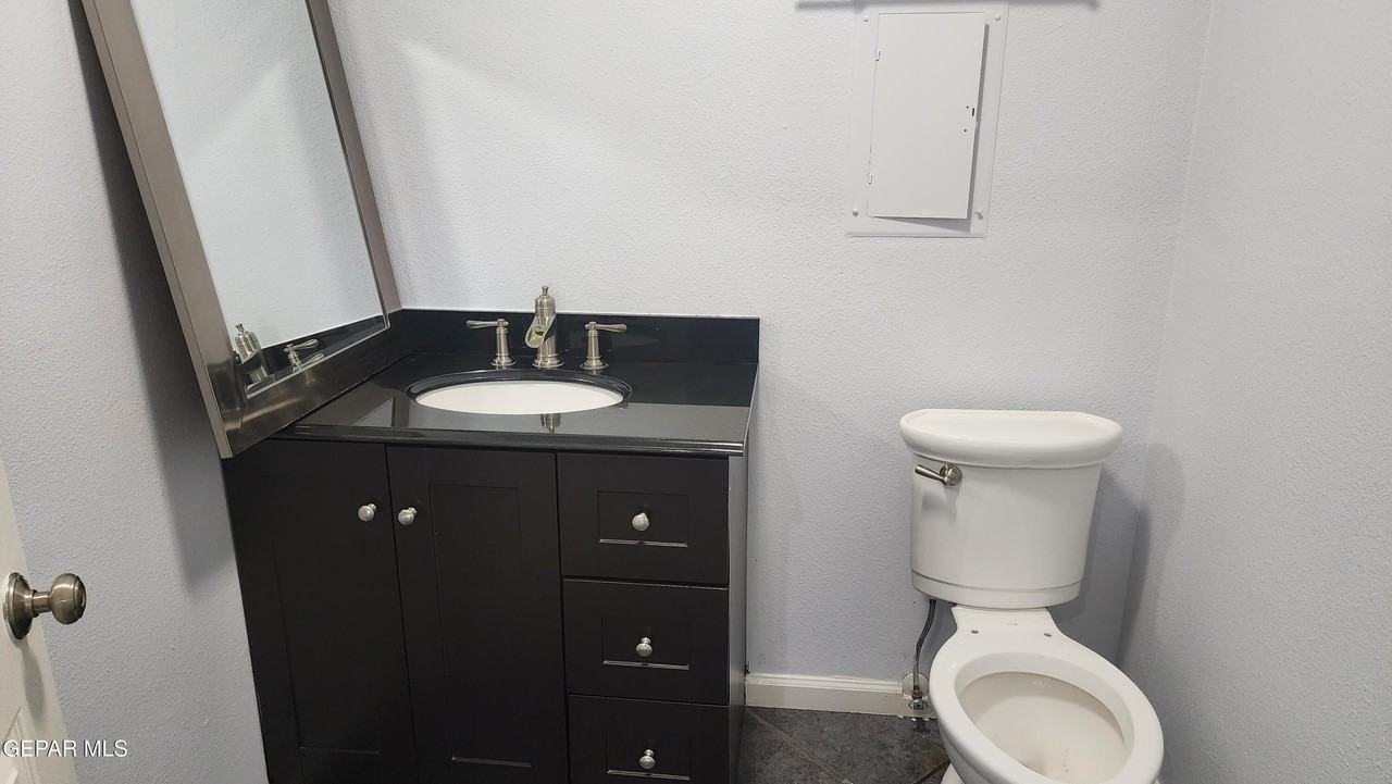 1209 Antonio St - Photo 7 of 9