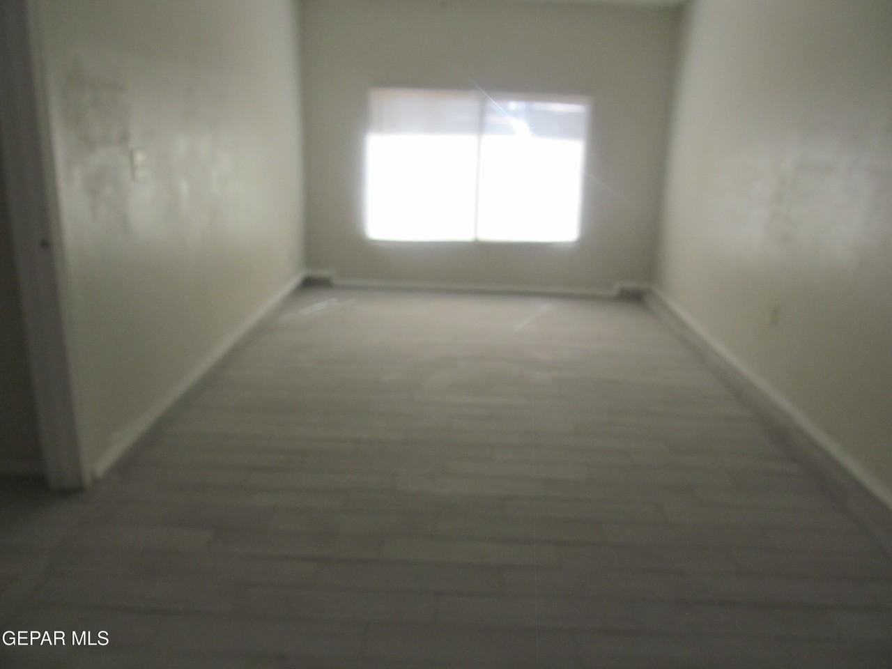 253 Jensen Ave - Photo 4 of 12