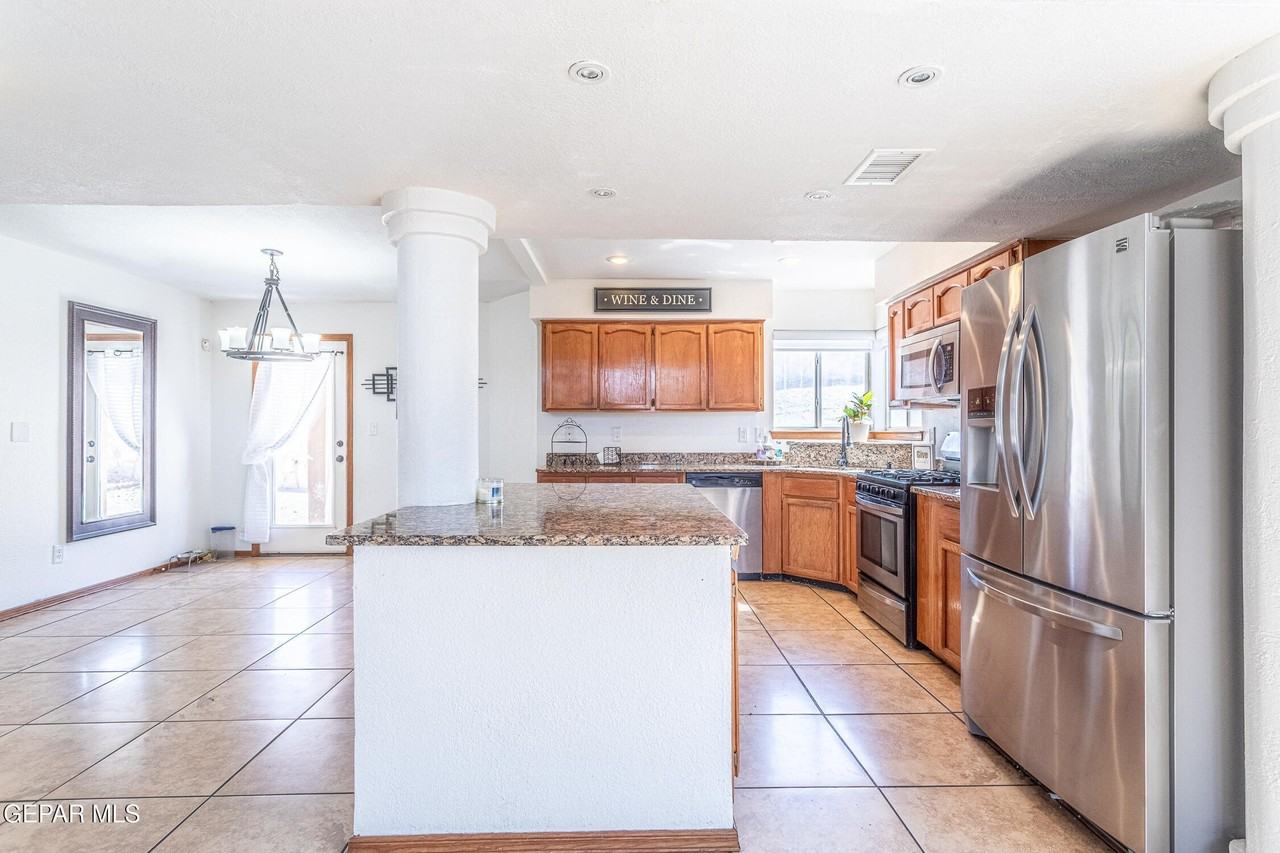 1328 Morgan Marie St - Photo 7 of 27