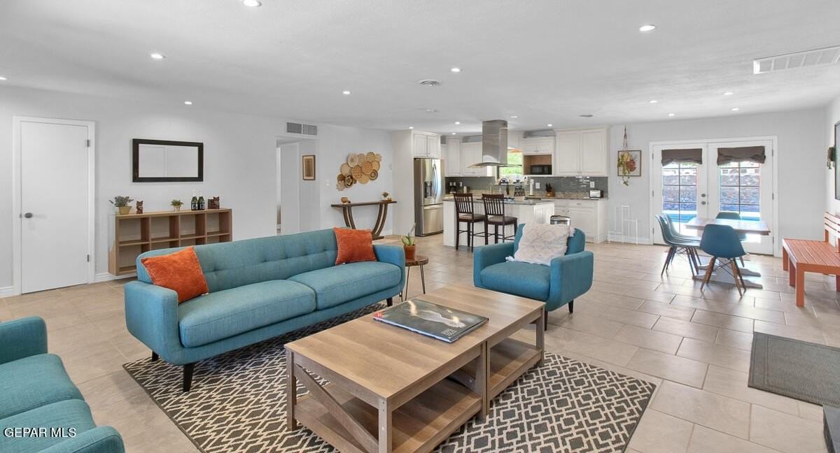 779 Clay Ct - Photo 4 of 38