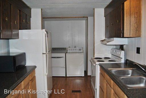 418 S Summit St - Photo 3 of 11