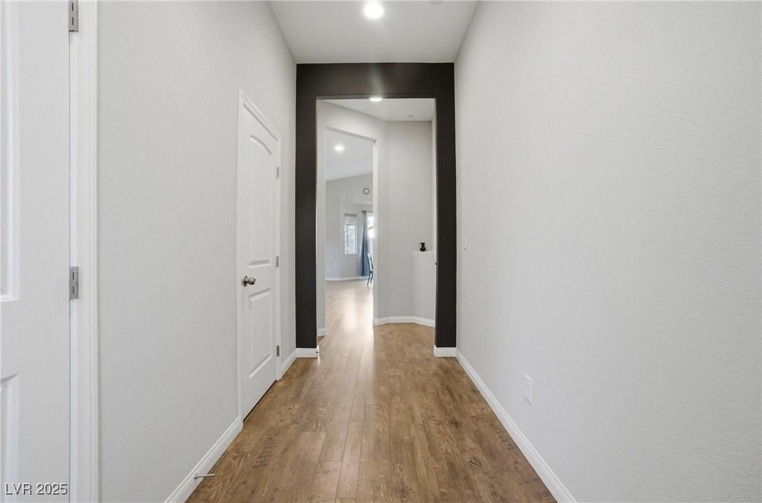 692 Nathanial Ct - Photo 2 of 32