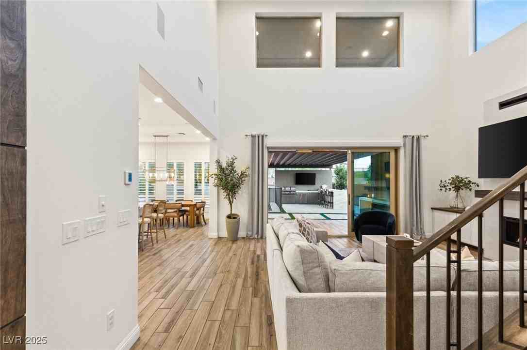 12178 Harris Summit Ave - Photo 5 of 50