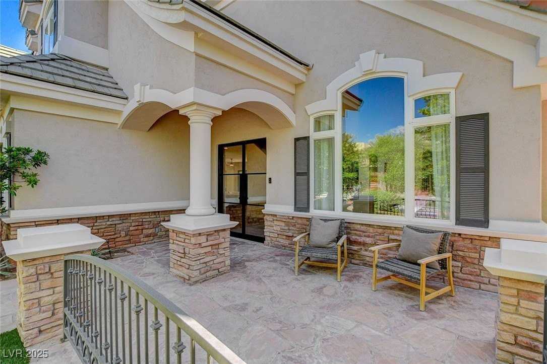 1266 Imperia Dr - Photo 4 of 50