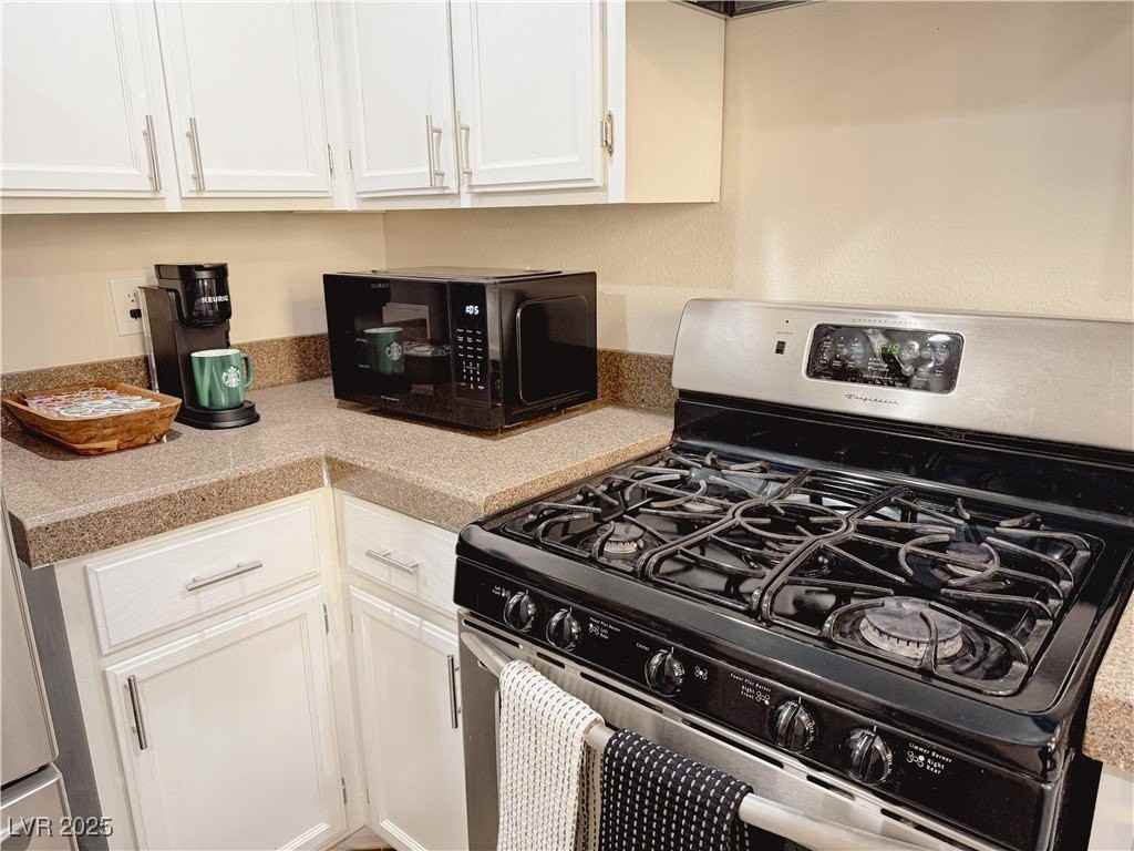 2865 Destino Lane - Photo 4 of 34