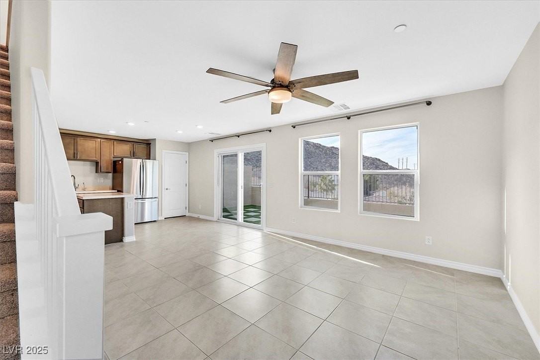 366 Rosefinch St - Photo 3 of 33