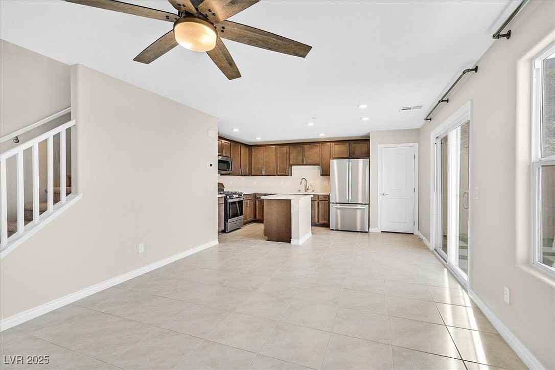 366 Rosefinch St - Photo 4 of 33