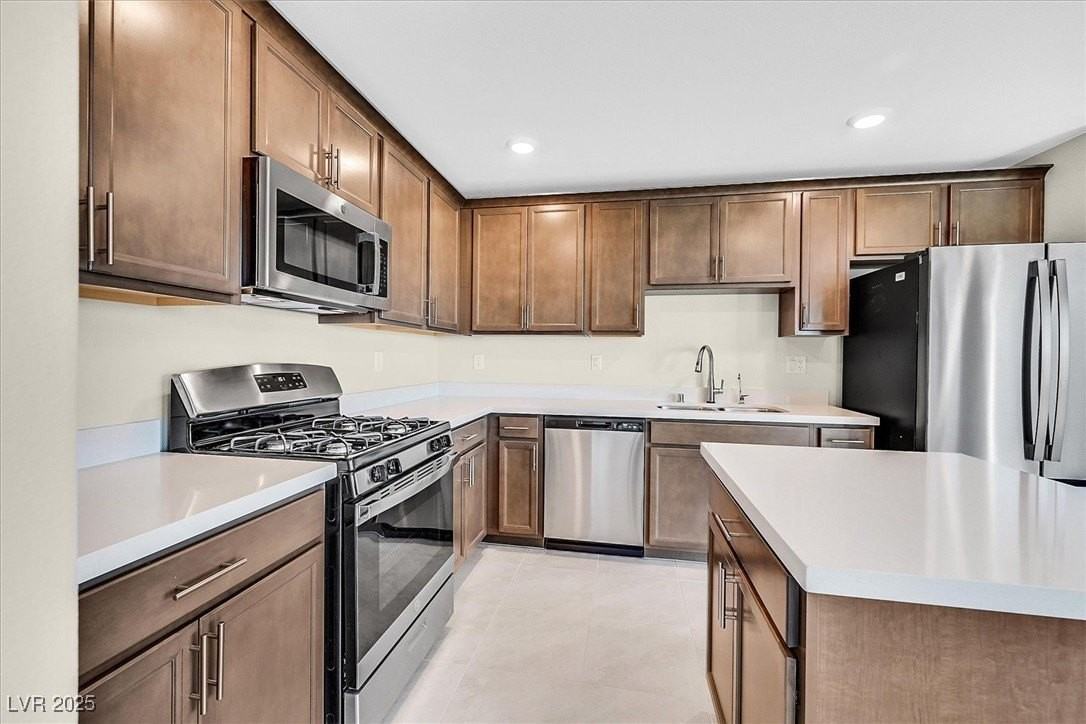 366 Rosefinch St - Photo 6 of 33