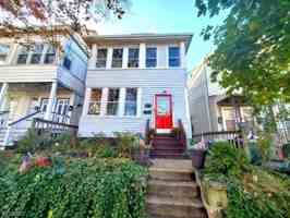 featured image of 145 Baldwin St #2