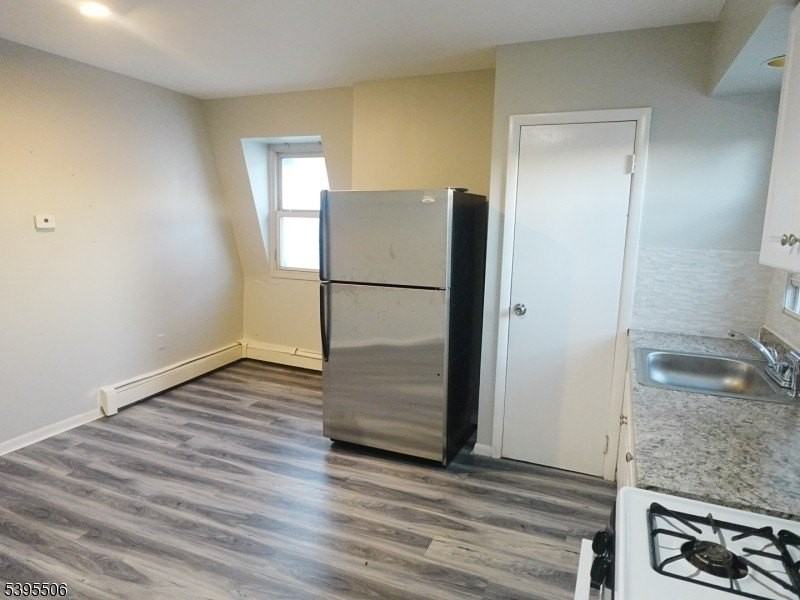 510 Morris Ave - Photo 2 of 16