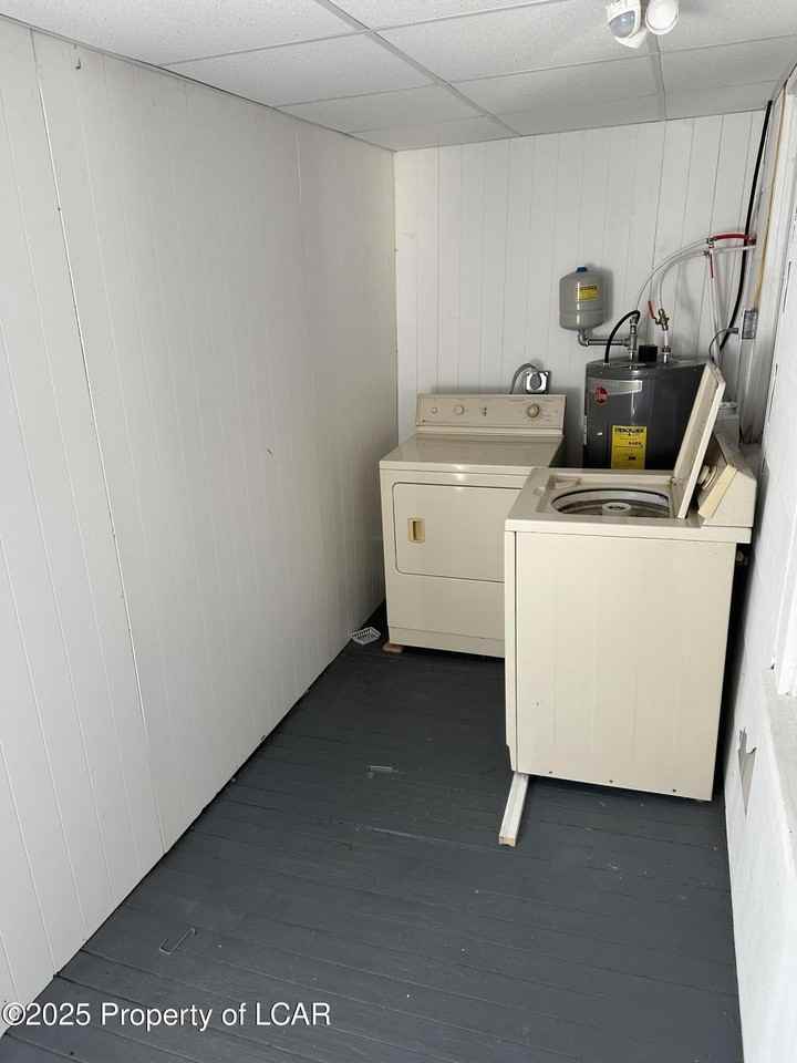 219 Spring St - Photo 6 of 6