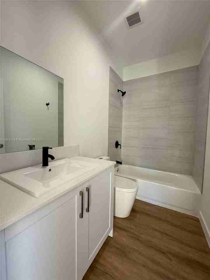 421 Sw 1st St - Photo 6 of 8