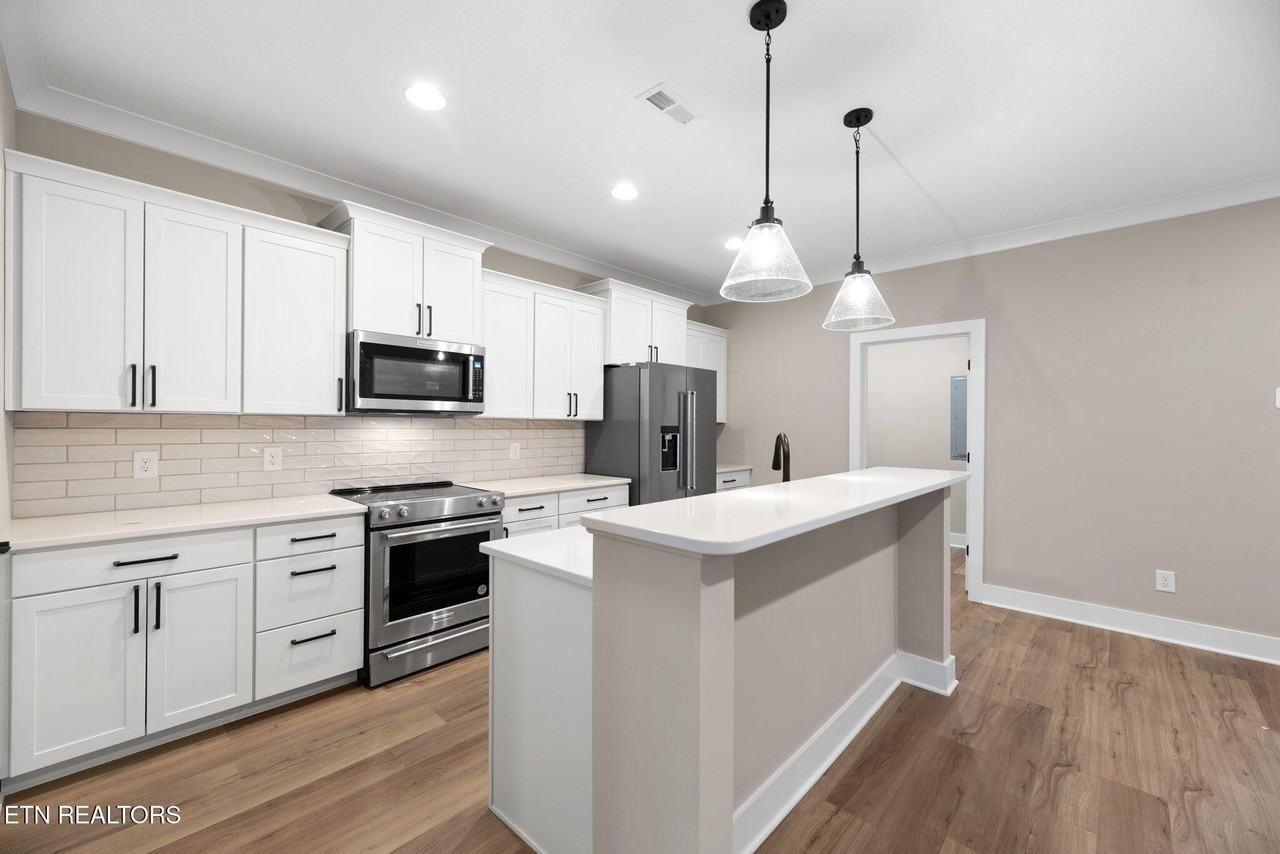 7226 Sassafras Way - Photo 6 of 21