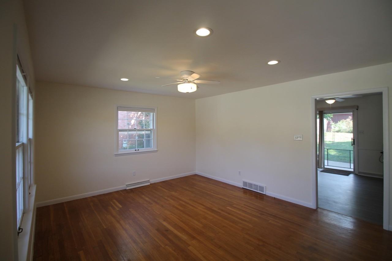 2906 Brigadoon Pkwy - Photo 3 of 20