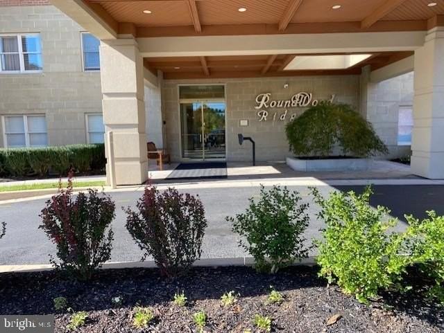 12236 Roundwood Rd - Photo 4 of 34