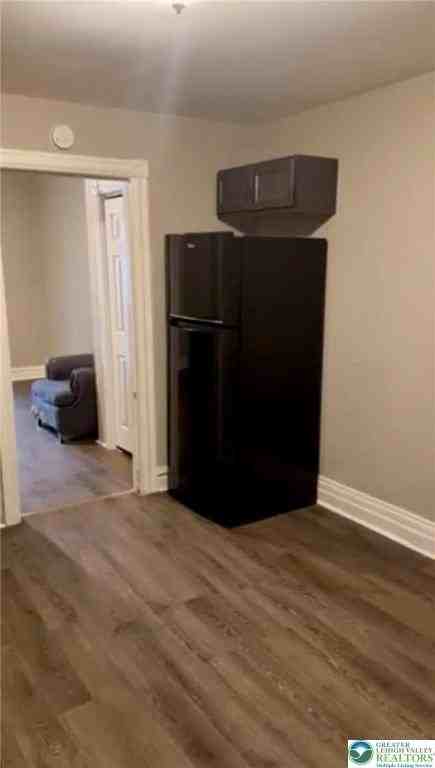 716 E 4th St Apt 2 #2 - Photo 3 of 6