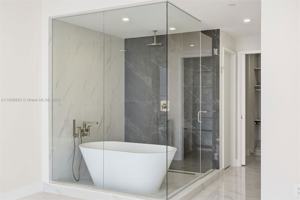 featured image of 700 Ne 24th St