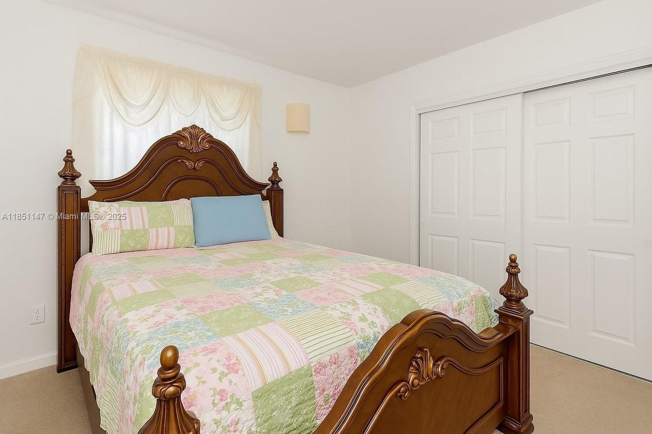 1433 Nw 4th Ave #1 - Photo 5 of 5