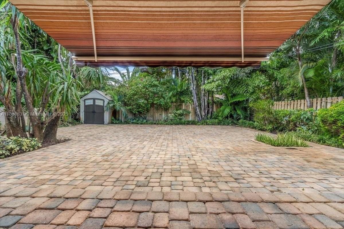 613 Ne 17th Ter #A - Photo 7 of 37