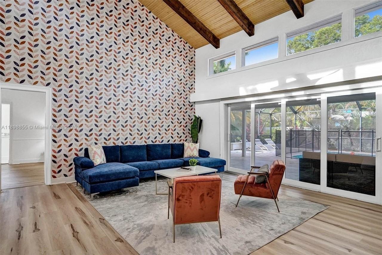 2120 Sw 28th Way - Photo 7 of 50