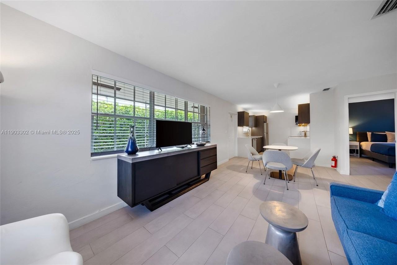 707 Northeast 22nd Drive #707 - Photo 3 of 25