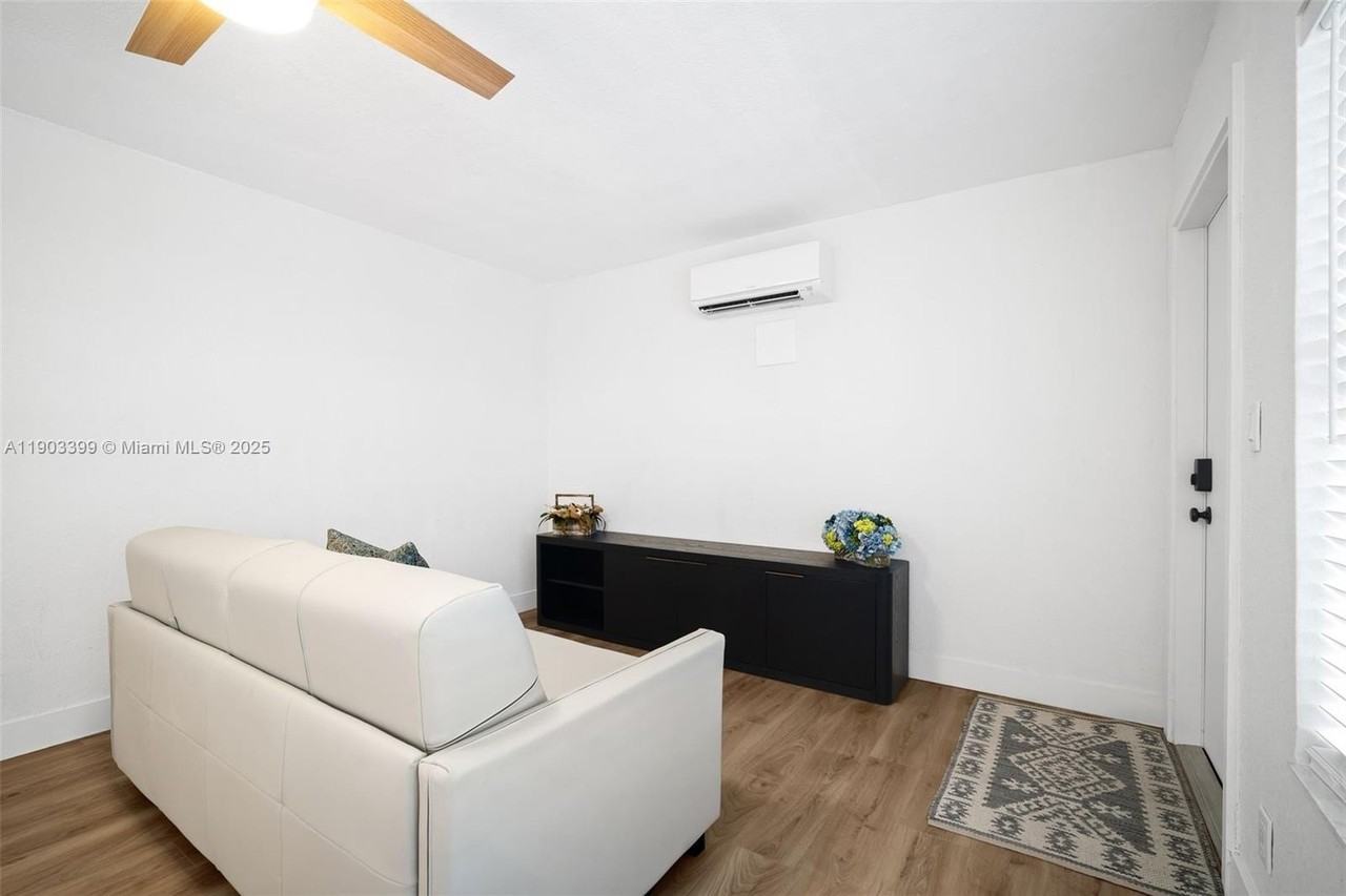9241 Collins Ave #11 - Photo 4 of 15