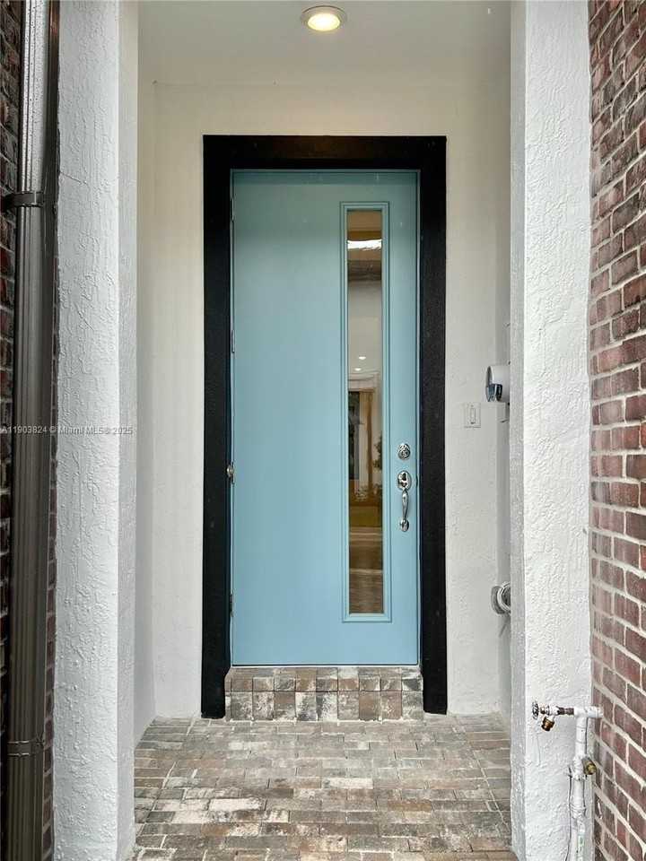 776 NW #776 - Photo 2 of 30