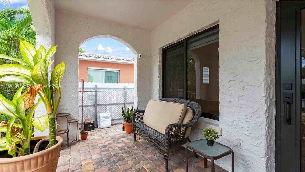 2271 Sw 25th St #2271 - Photo 6 of 39