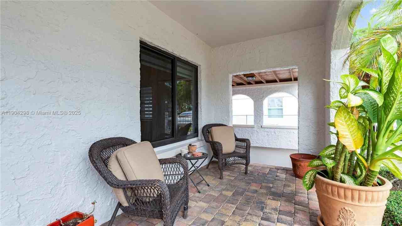 2271 Sw 25th St #2271 - Photo 7 of 39