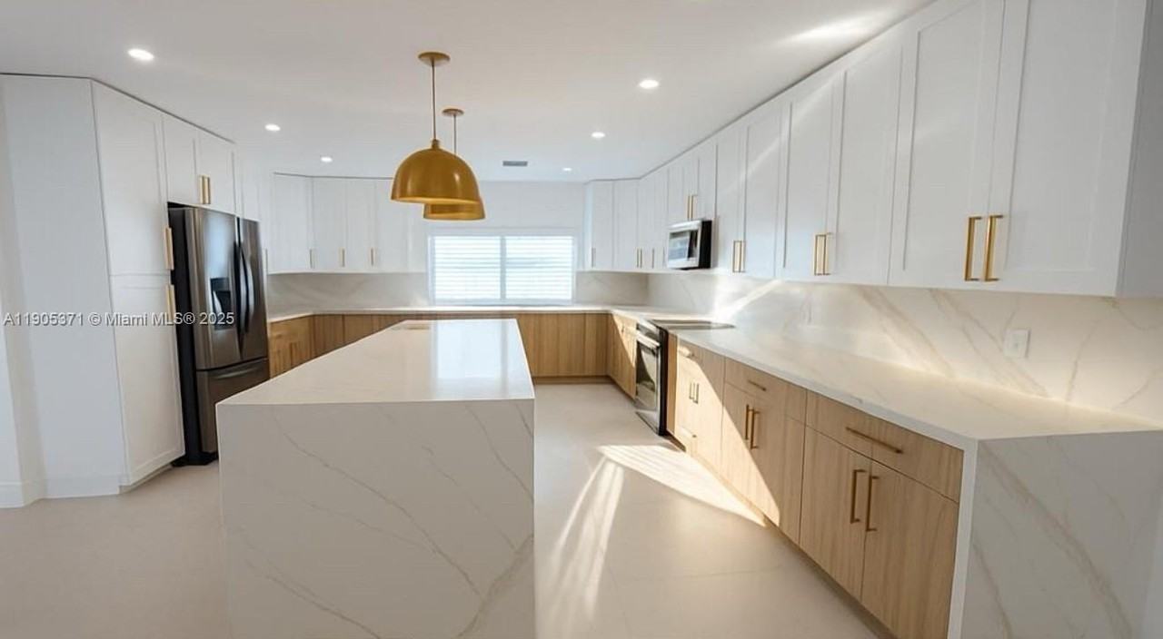 11835 Sw 37th St - Photo 2 of 14