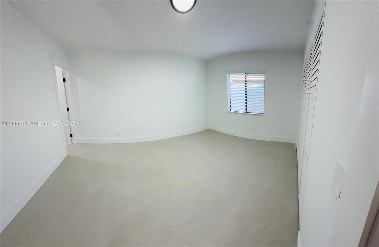 11835 Sw 37th St - Photo 6 of 14