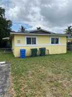 featured image of 250 Ne 41st St #258