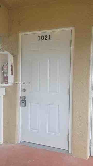 1021 Twin Lakes Dr #28H - Photo 5 of 21