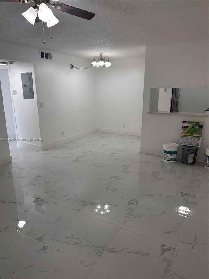 1021 Twin Lakes Dr #28H - Photo 6 of 21