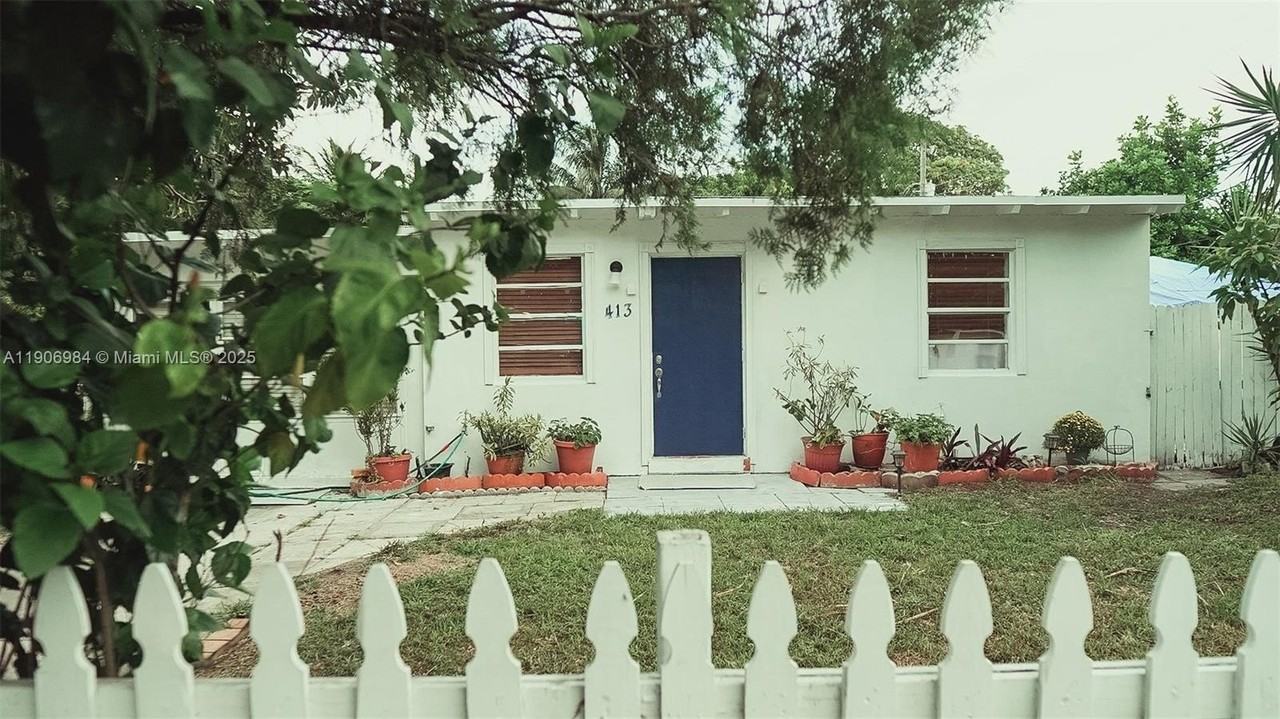 413 Northeast 8th Street #NA - Photo 2 of 26