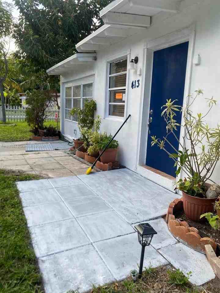 413 Northeast 8th Street #NA - Photo 3 of 26