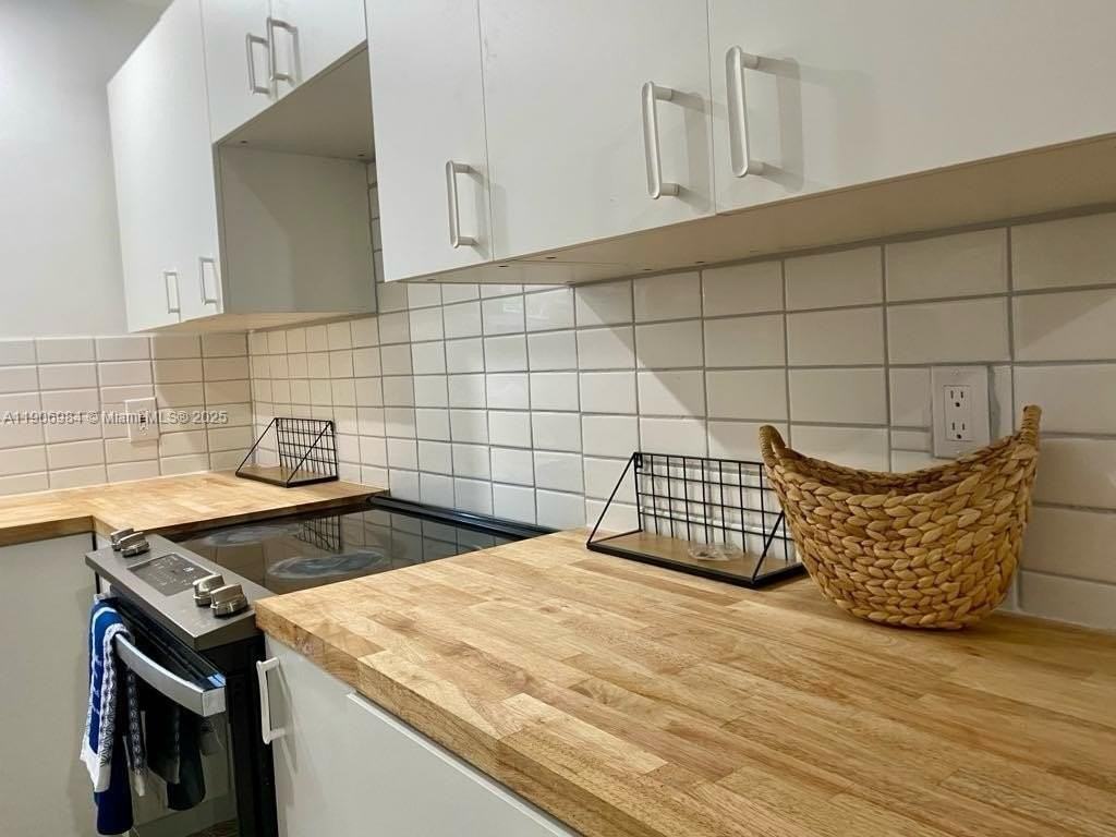 413 Northeast 8th Street #NA - Photo 4 of 26