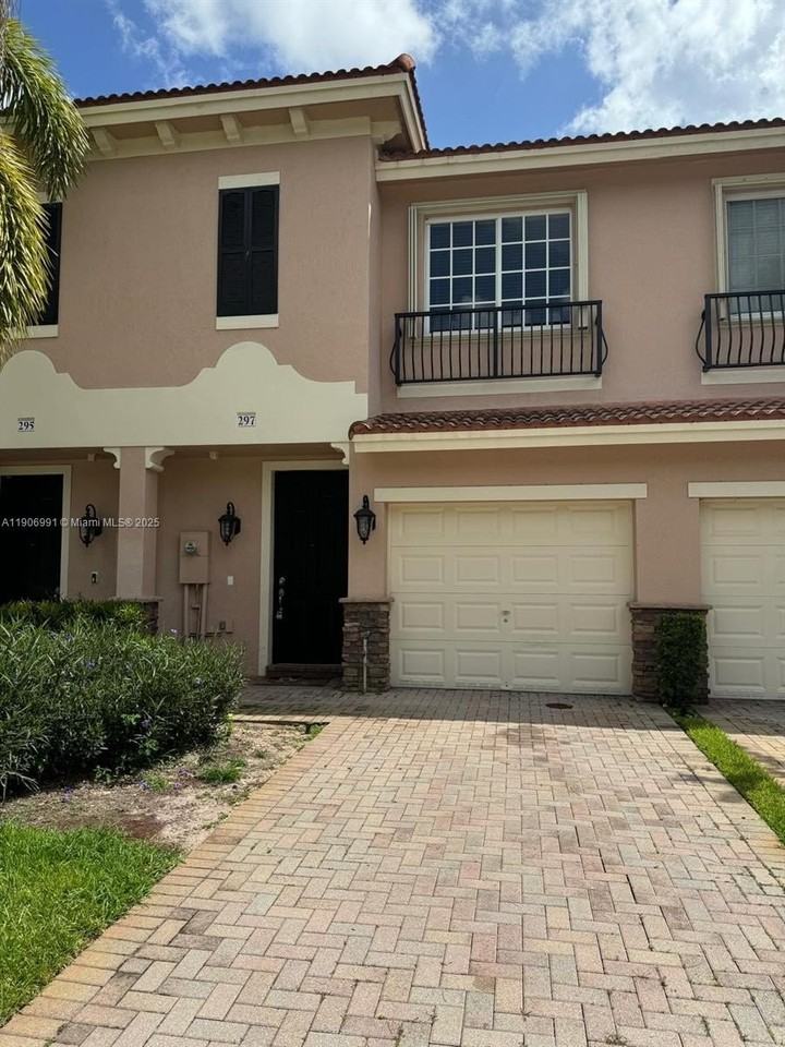 297 Las Brisas Circle