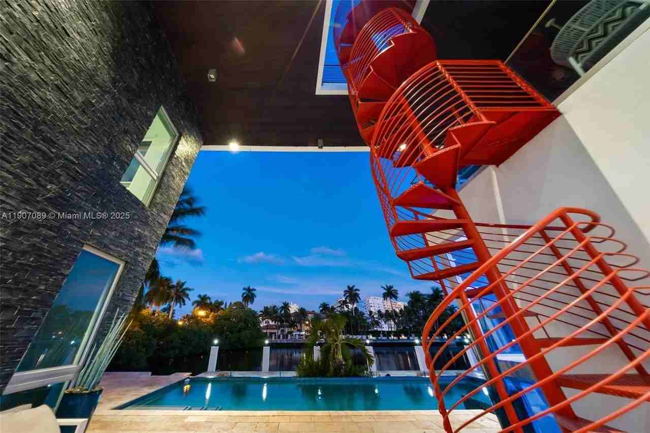 300 Royal Plaza Dr #0 - Photo 6 of 50