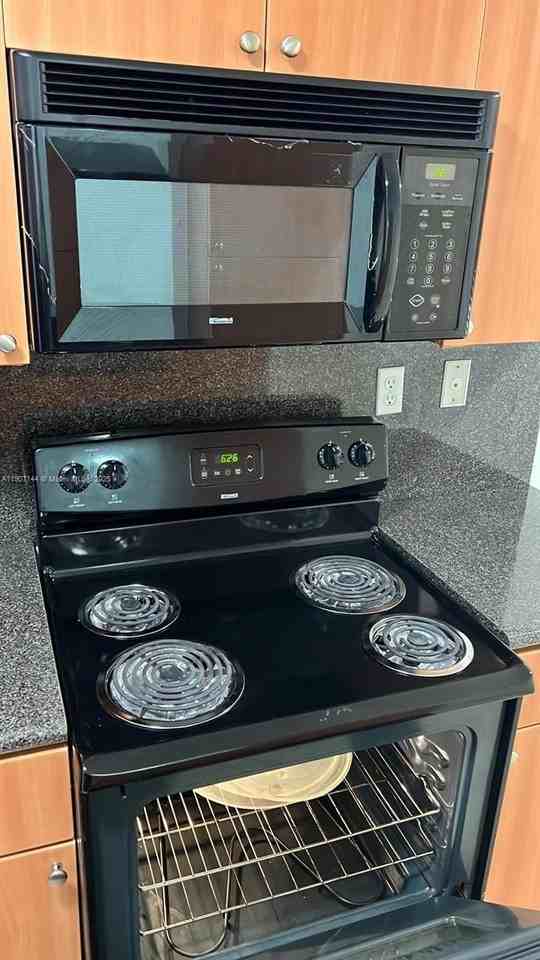 9742 Nw 46th Ter #121 - Photo 4 of 15