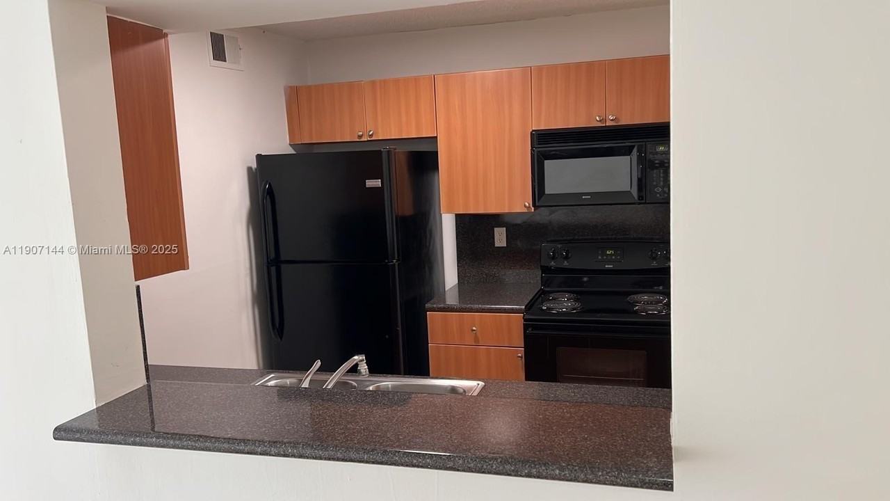 9742 Nw 46th Ter #121 - Photo 5 of 15