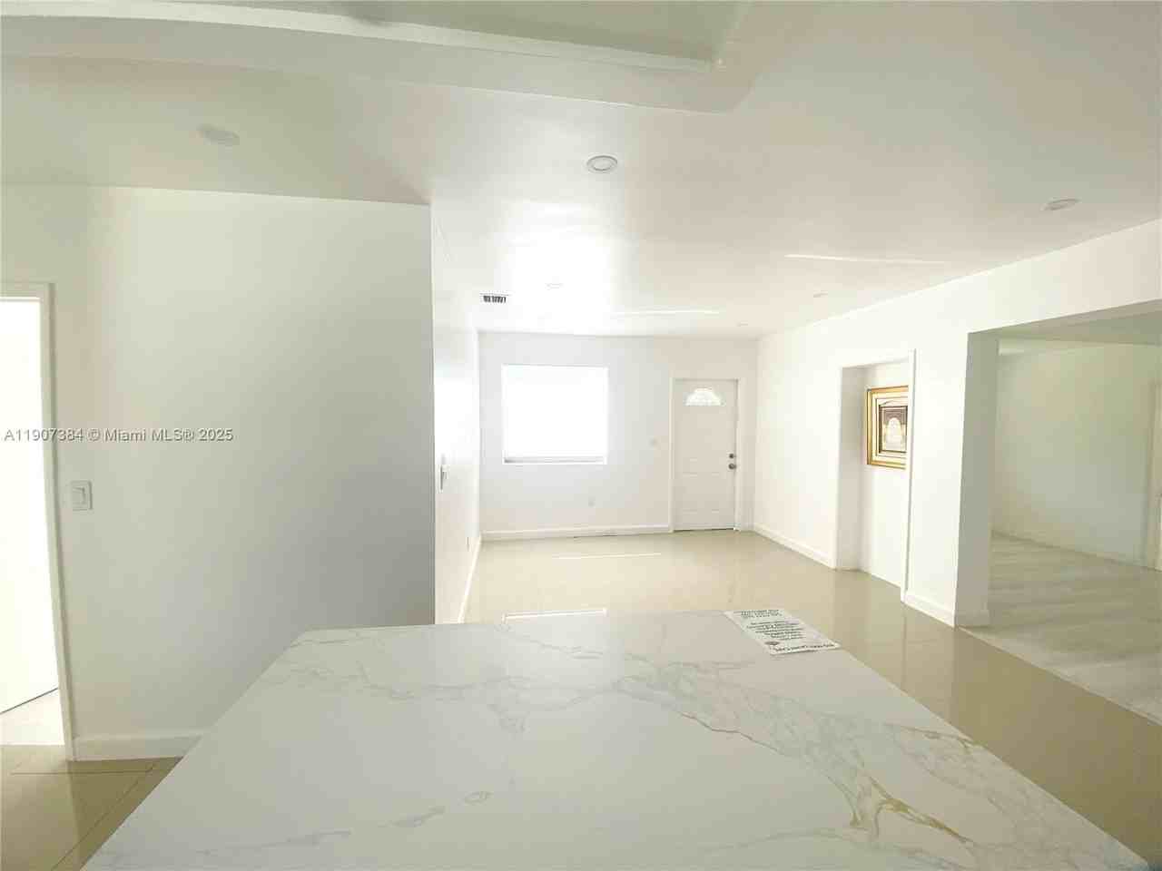 631 Ne 171st St - Photo 7 of 24