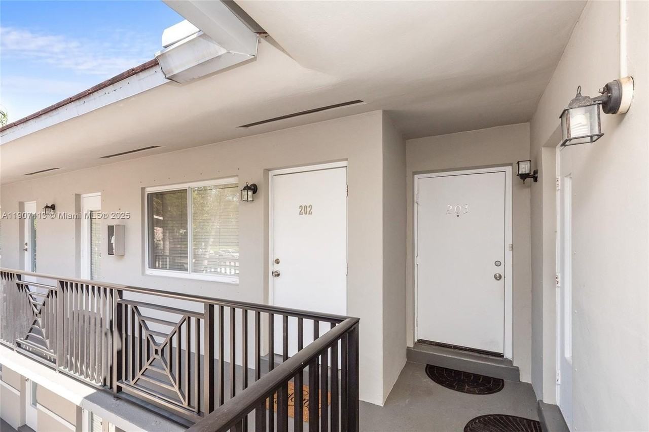 81 Edgewater Dr #203 - Photo 2 of 25