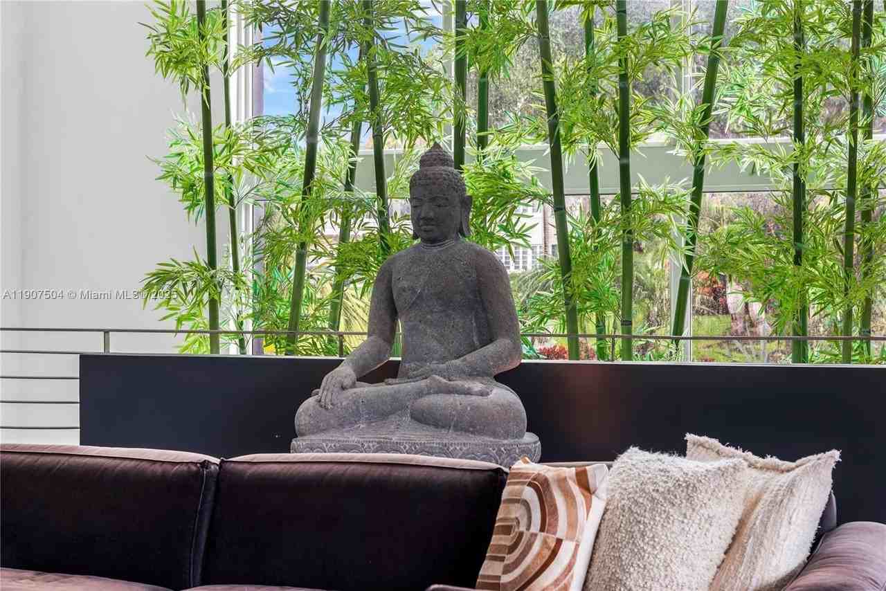 1606 S Bayshore Dr - Photo 5 of 50