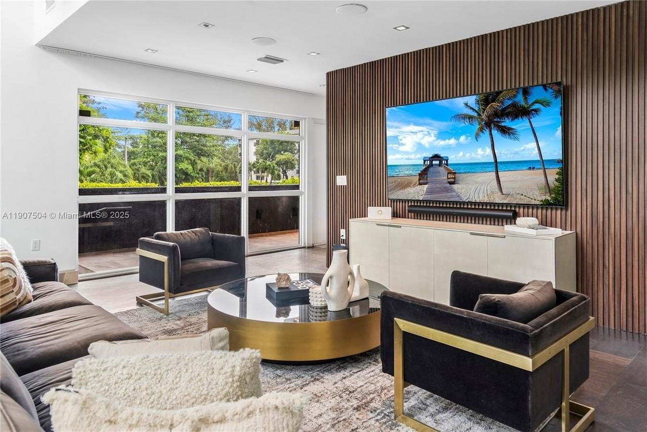 1606 S Bayshore Dr - Photo 7 of 50